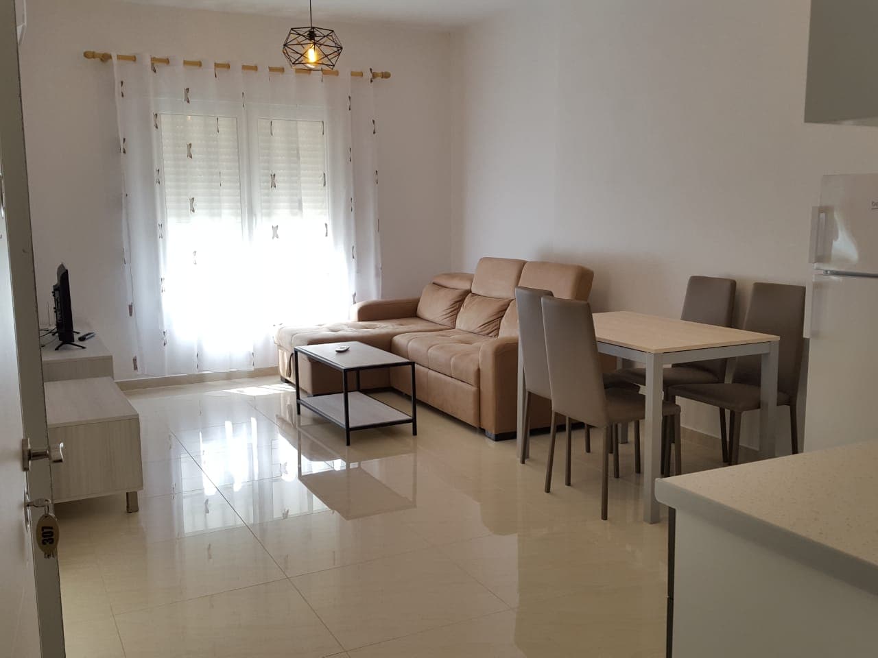 SHITEN APARTAMENTE 1+1 PRANE HOTEL FLOWER,GOLEM,DURRES.