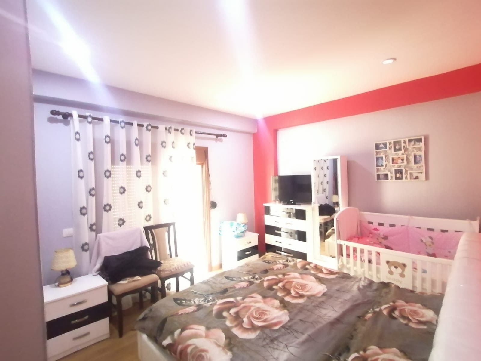 SHITET APARTAMENT 2+1 PRANE SHKOLLES GREKE,DURRES.