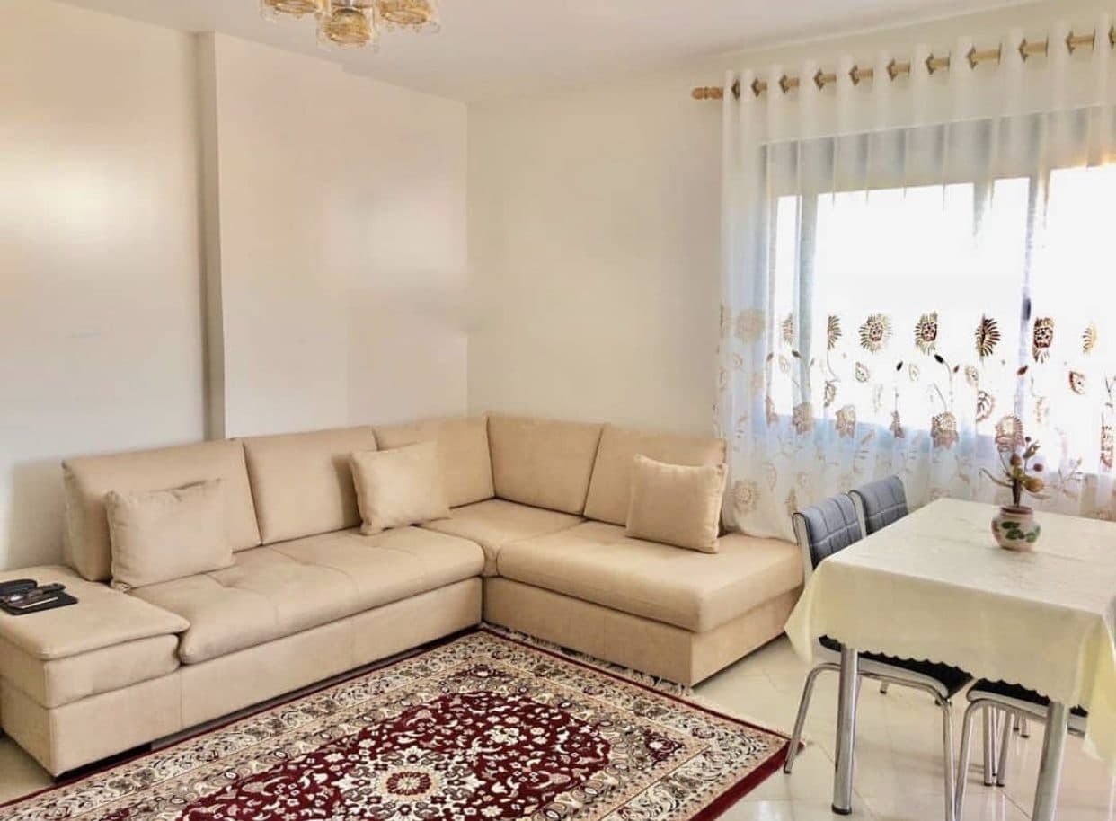 SHITET APARTAMENT 1+1 I MOBILUAR NE DURRES!