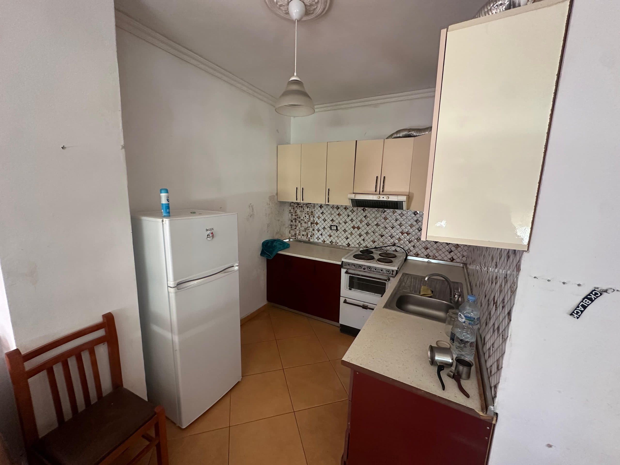 JEPET ME QERA APARTAMENT 1+1, PRANE ISH RAJONIT, DURRES. 2