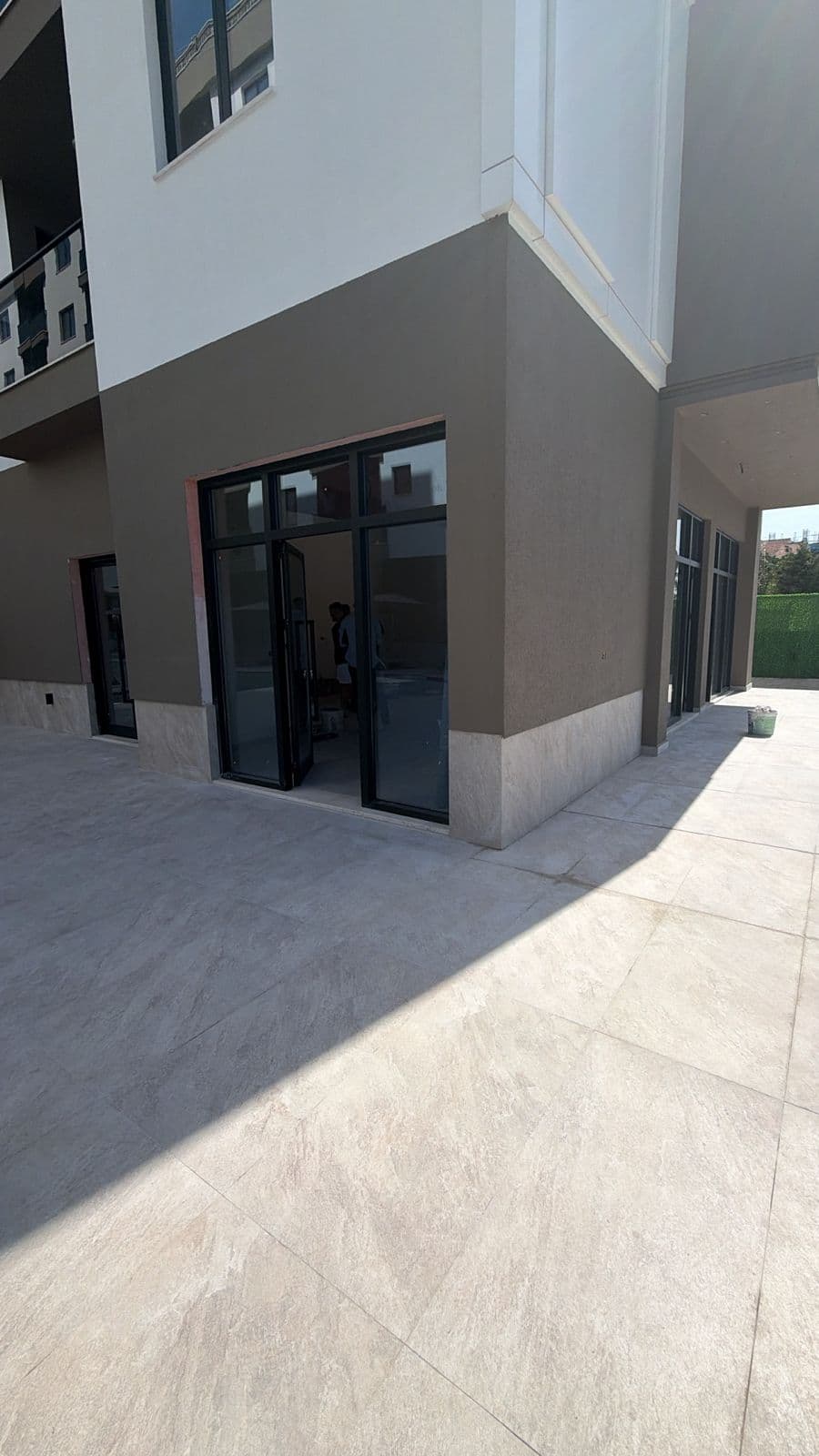 JEPET ME QERA AMBIENT BIZNESI BAR-RESTORANT MALI I ROBIT, GOLEM 2