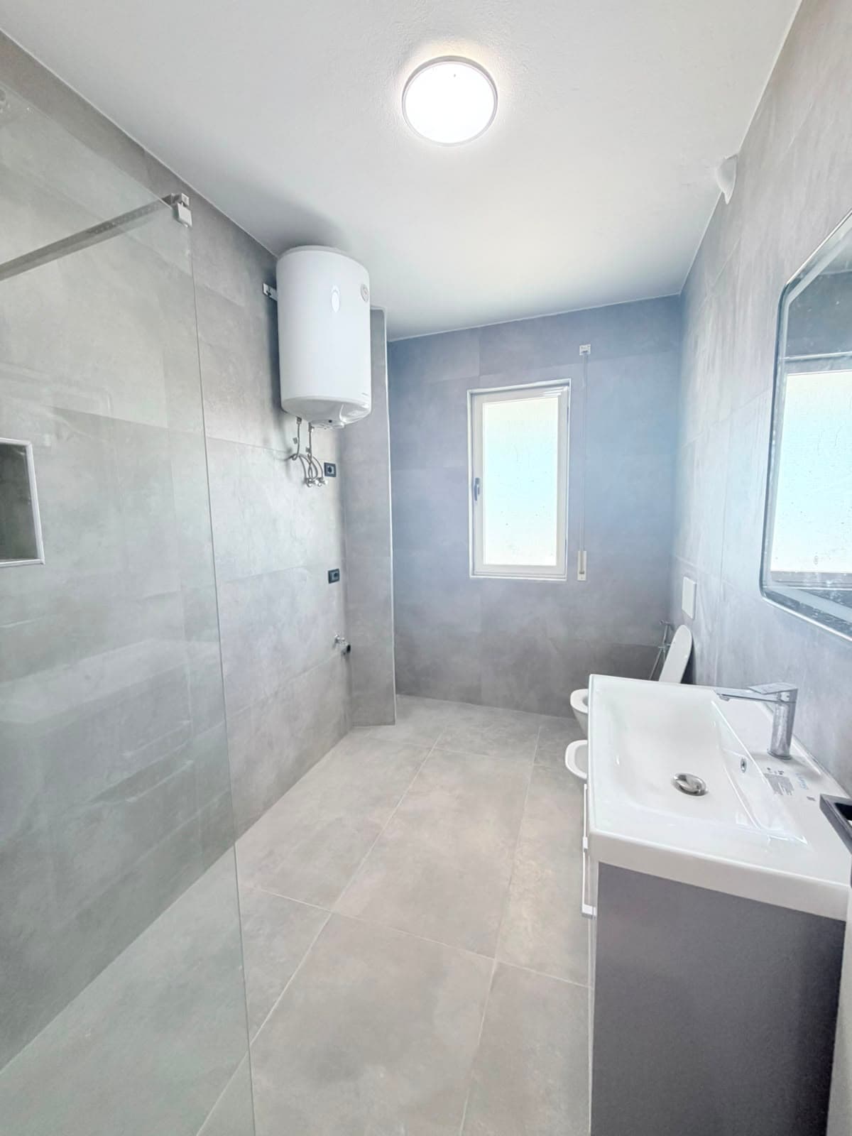 SHITET APARTAMENT 3+1+2 RRUGA E RE E PORTIT, DURRES 3