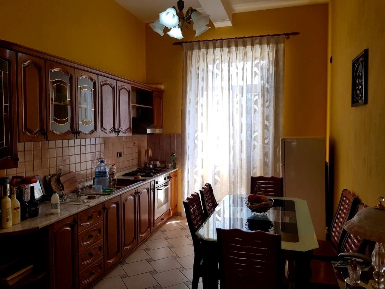 JEPET ME QERA APARTAMENT 2+1 PRANE AUTOBUSAVE TE SHIJAKUT,DURRES 2