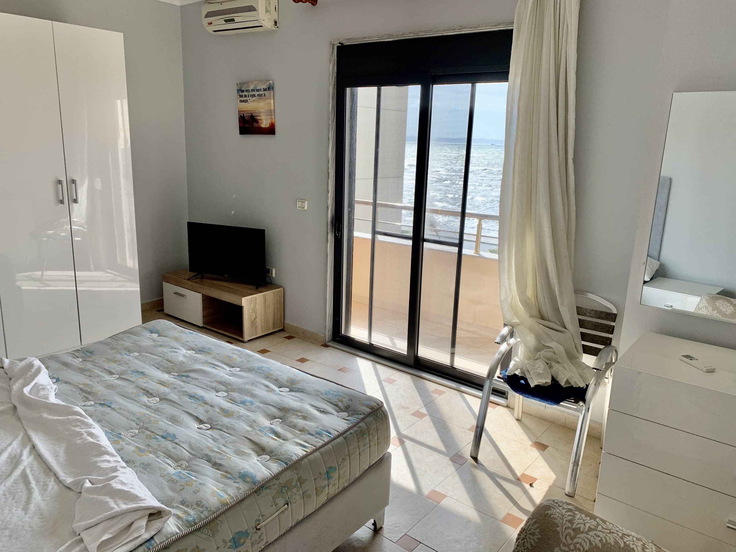 JEPET ME QERA GARSIONERE BUZE DETIT PLAZH,DURRES!