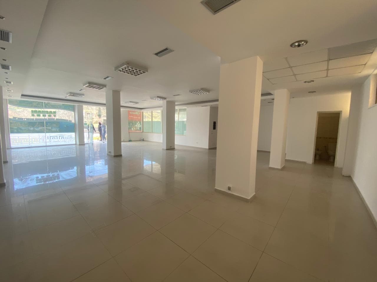 SHITET AMBIENT BIZNESI PRANE HOTEL MAJESTIC,SHKEMBI I KAVAJES , DURRES. 4
