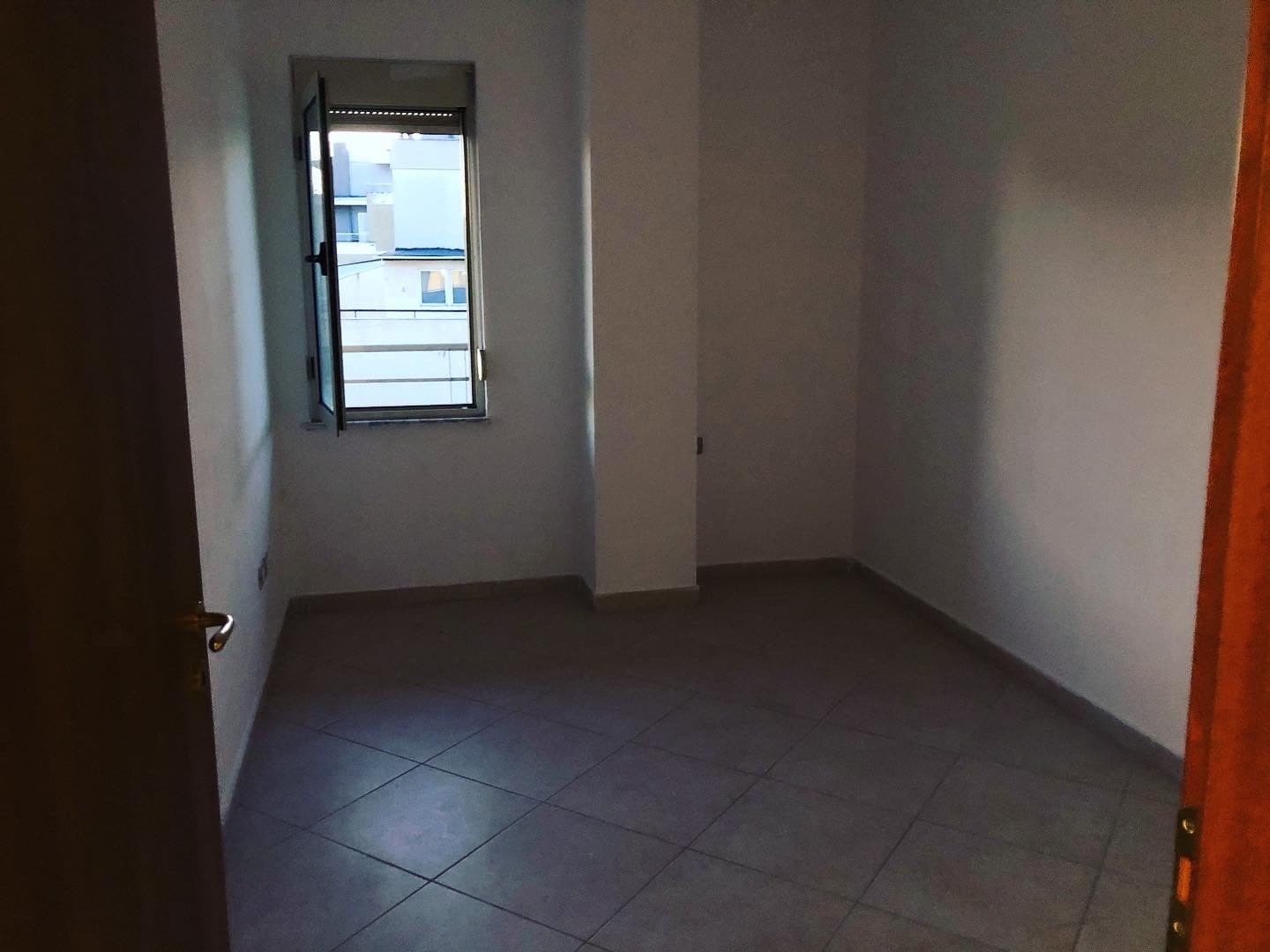 SHITET APARTAMENT 2+1 TE ISHRAJONI,DURRES! 4