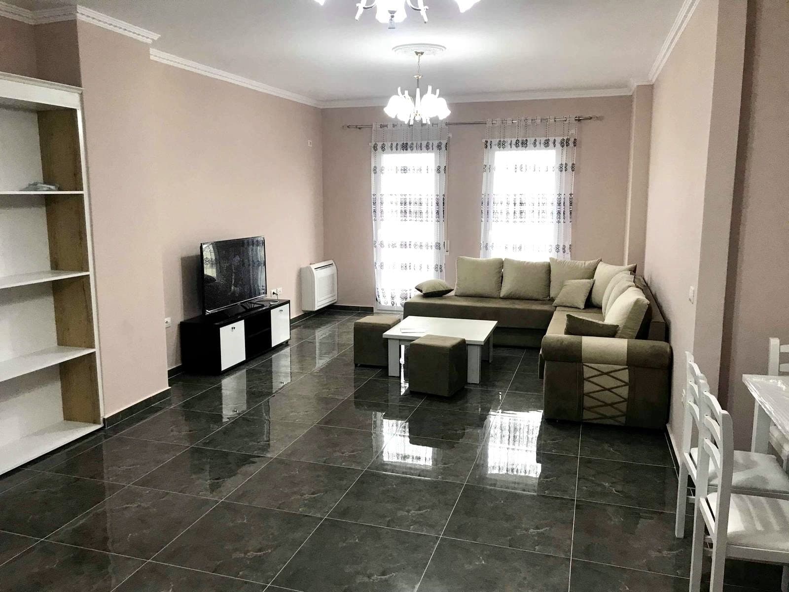 JEPET ME QERA APARTAMENT 2+1 PRANE LULISHTES 1 MAJI, DURRES