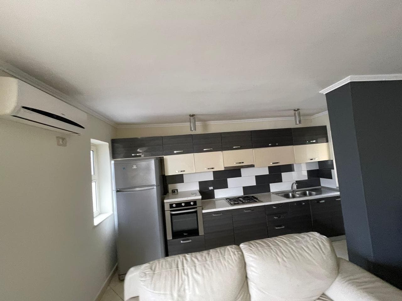 SHITET APARTAMENT 1+1 PRANE KAZAZIT, DURRES 3