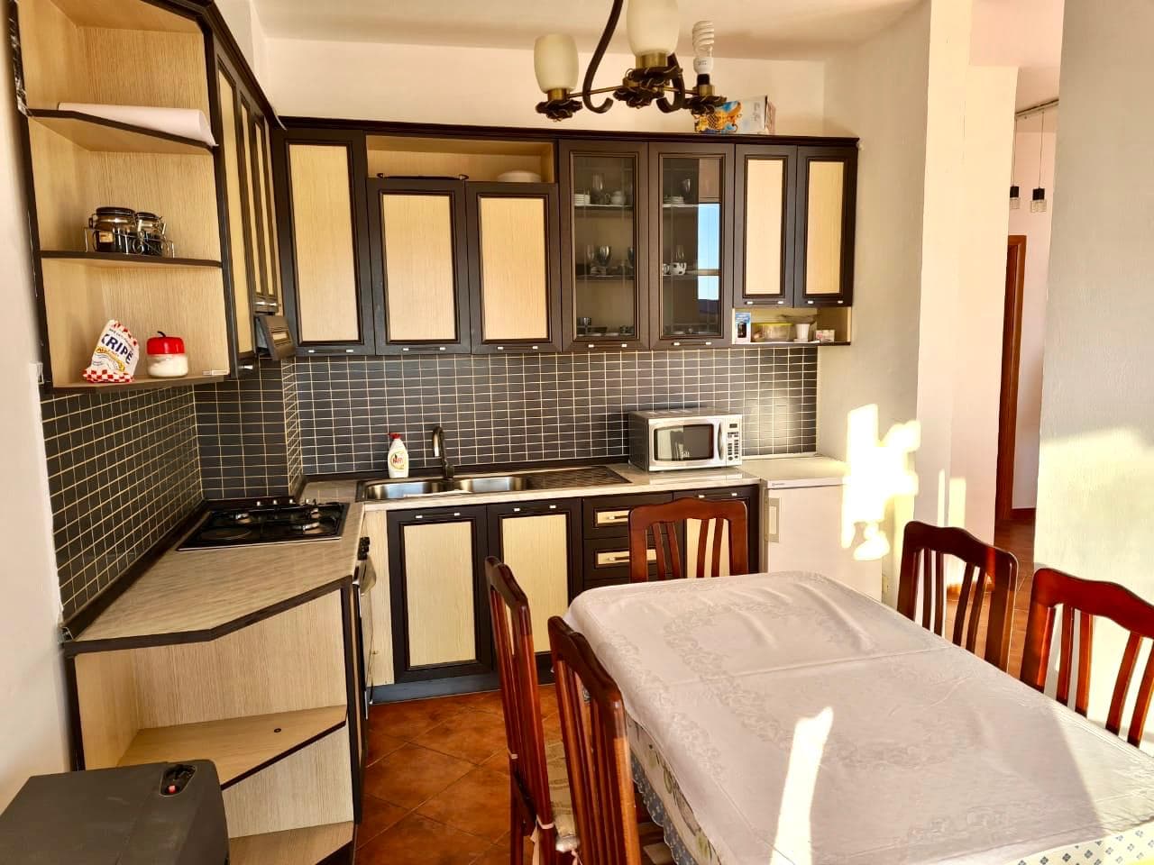JEPET ME QERA APARTAMENT 1+1 PERBALL PELIKANIT, PLAZH,DURRES. 2