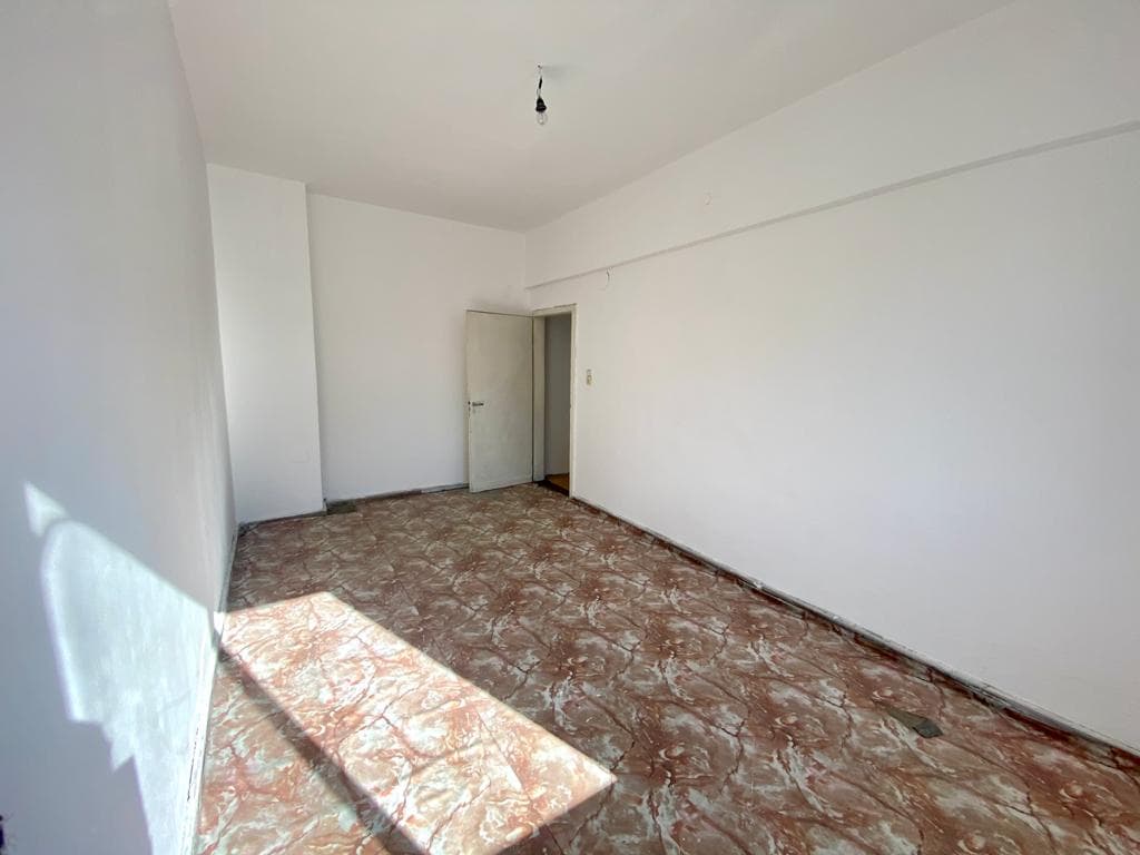 SHITET APARTAMENT 2+1 PRANE STACIONIT TE TRENIT, QENDER, DURRES. 4
