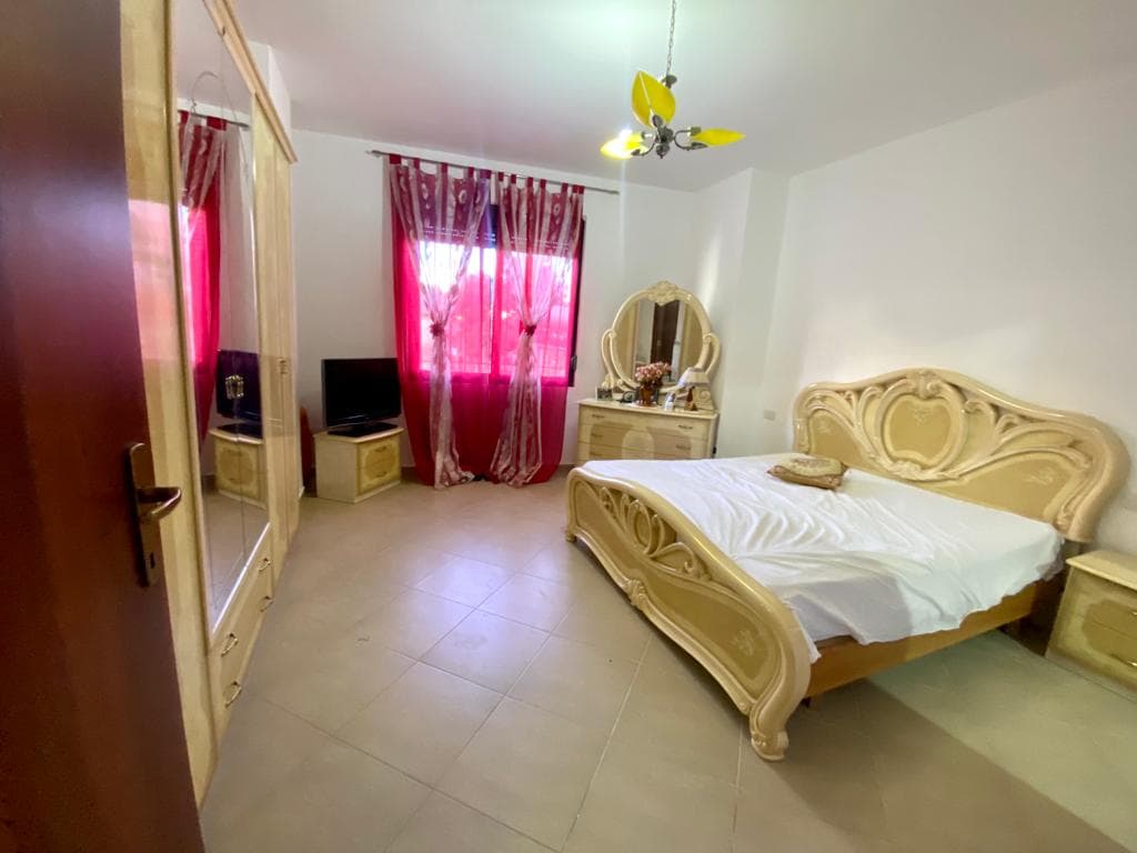 SHITET APARTAMENT 2+1 PRANE SHKOLLES 2 GJELAT, DURRES. 4