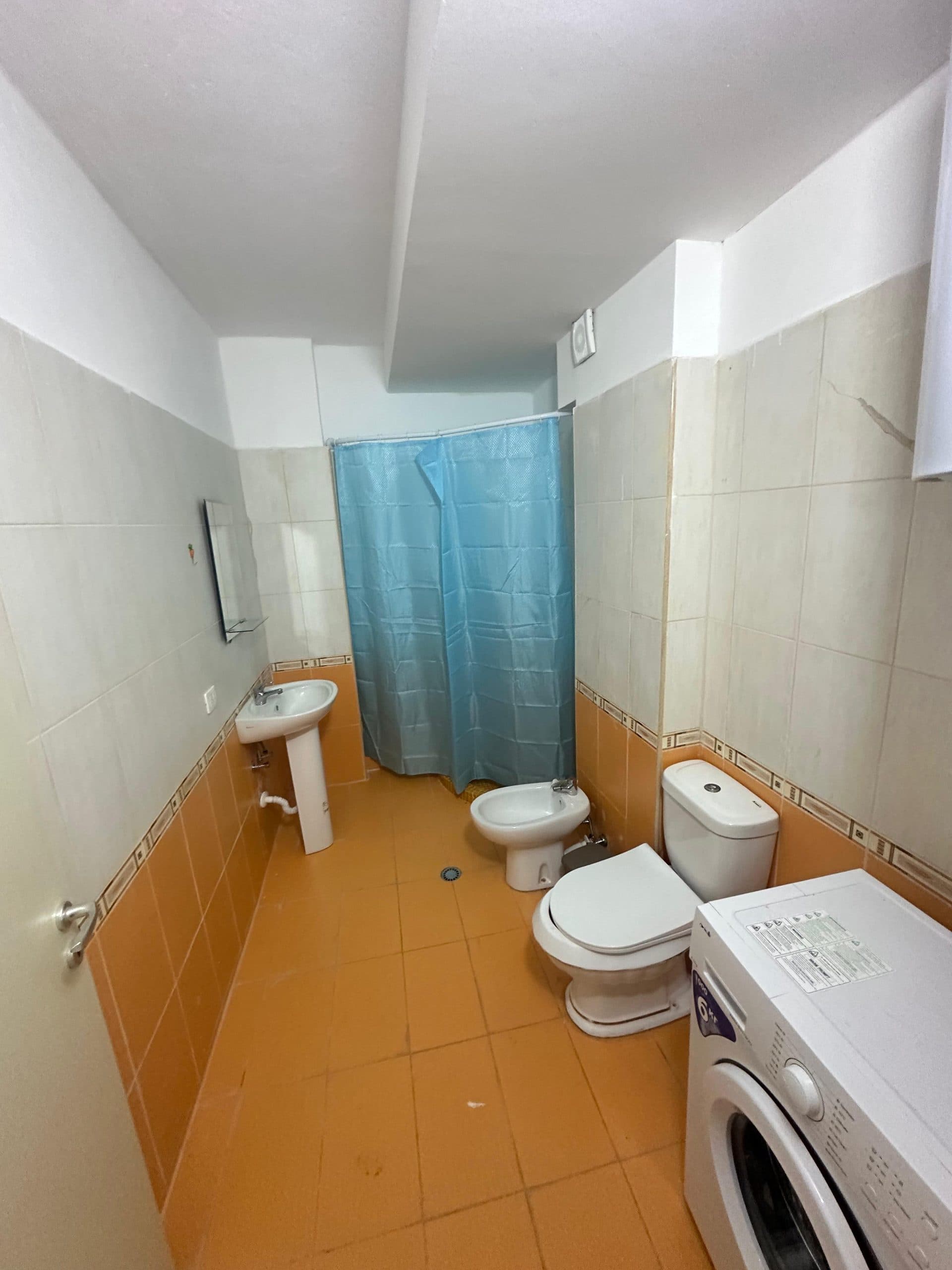 JEPET APARTAMENT ME QERA 1+1 MBRAPA GALAKTIKUT, DURRES. 4