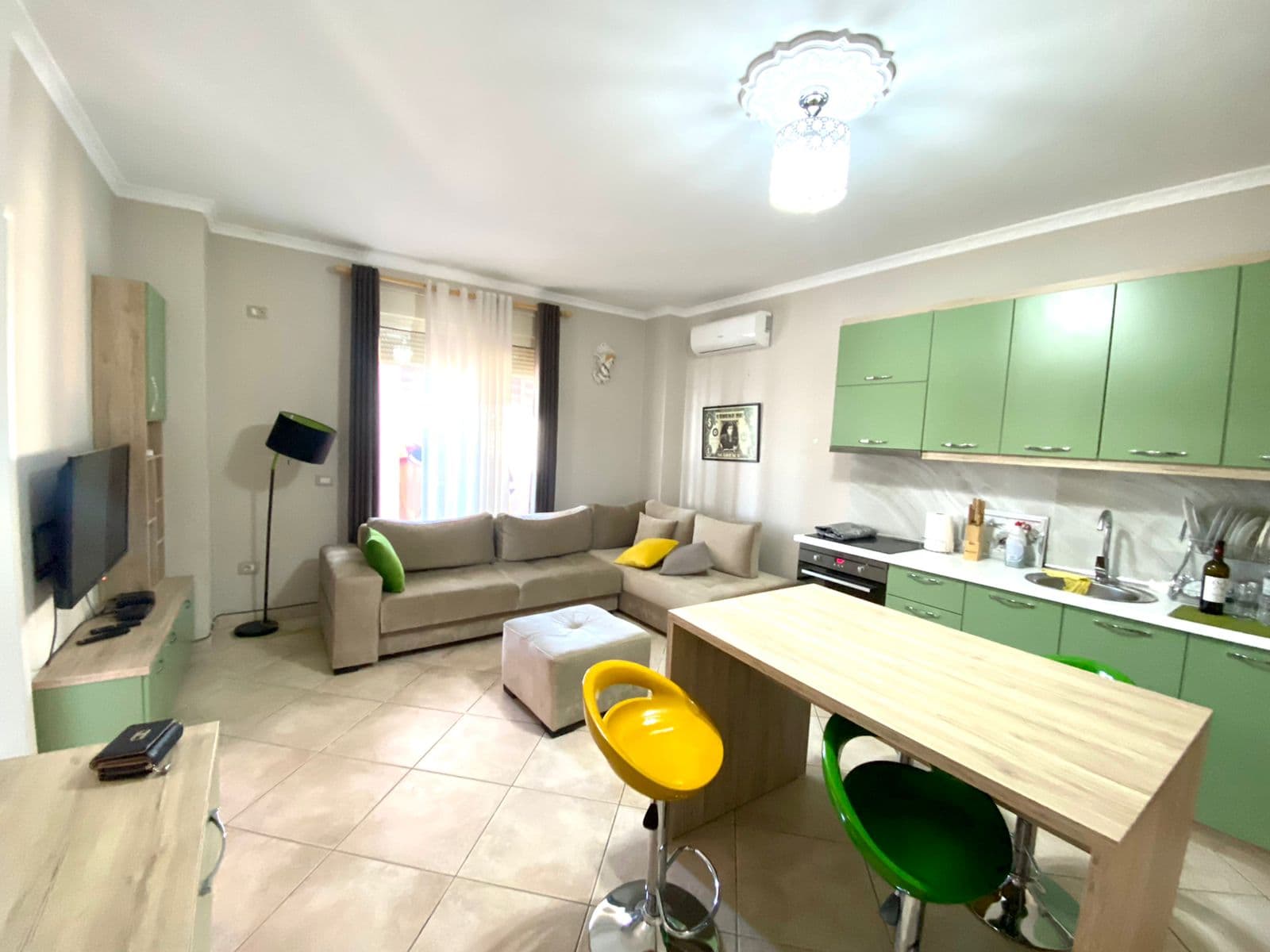 SHITET APARTAMENT 1+1 PRANE URES SE DAJLANIT PLAZH, DURRES. 2