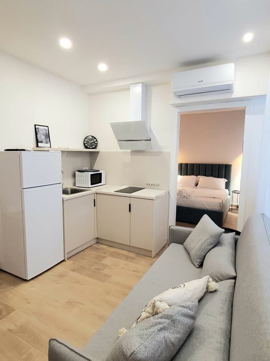 JEPET ME QERA APARTAMENT 1+1,PRANE HOTEL DOLCE VITA , DURRES. 4