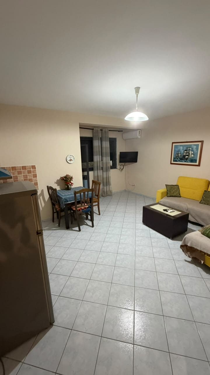 JEPET ME QERA APARTAMENT 1+1 STACIONI I PARE PLAZH, DURRES 2