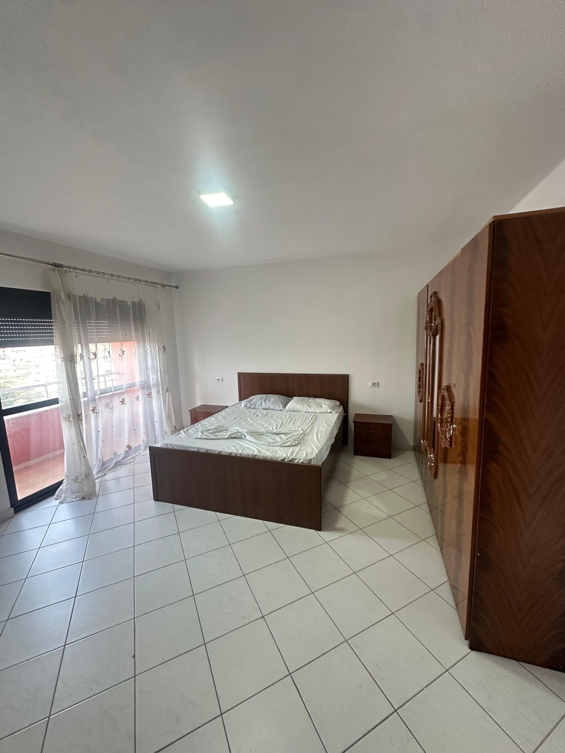 JEPET APARTAMENT ME QERA 1+1 MBRAPA GALAKTIKUT, DURRES.