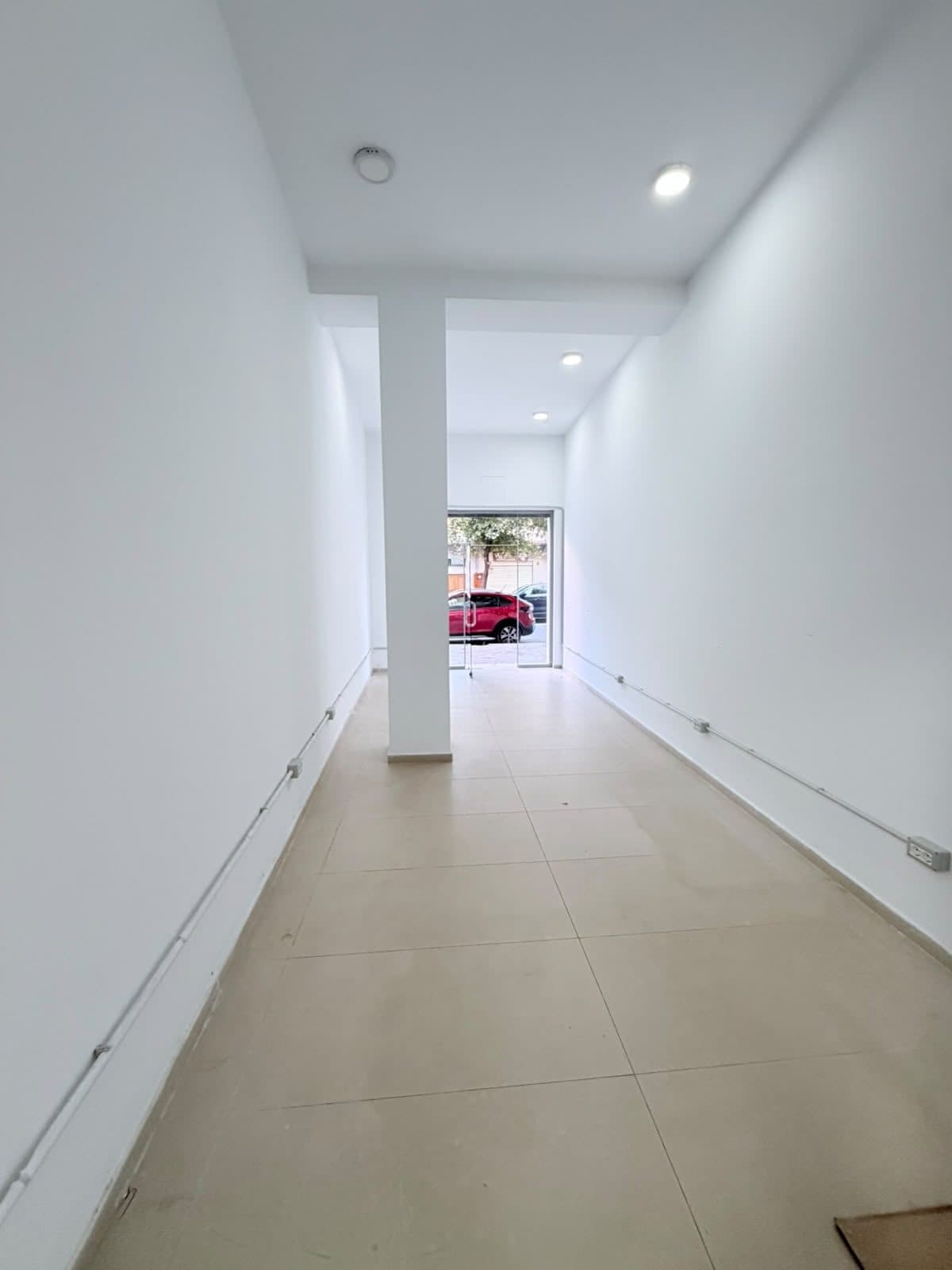 JEPET ME QERA AMBIENT BIZNESI PRANE PRANVERES, DURRES 3