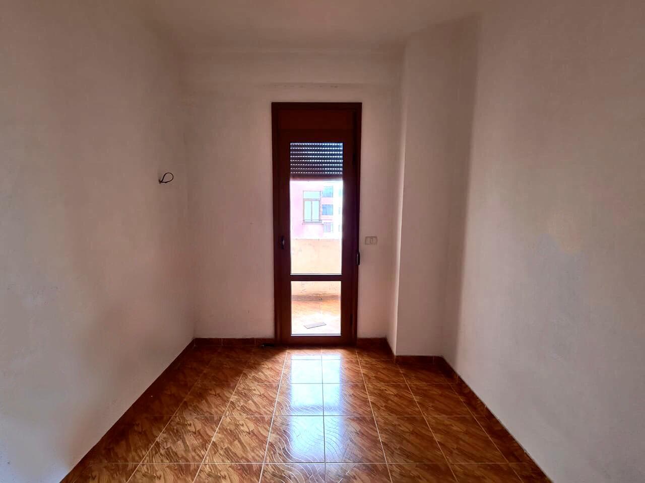 SHITET APARTAMENT 2+1, PRANE ISH RAJONIT TE POLICISE, DURRES. 4