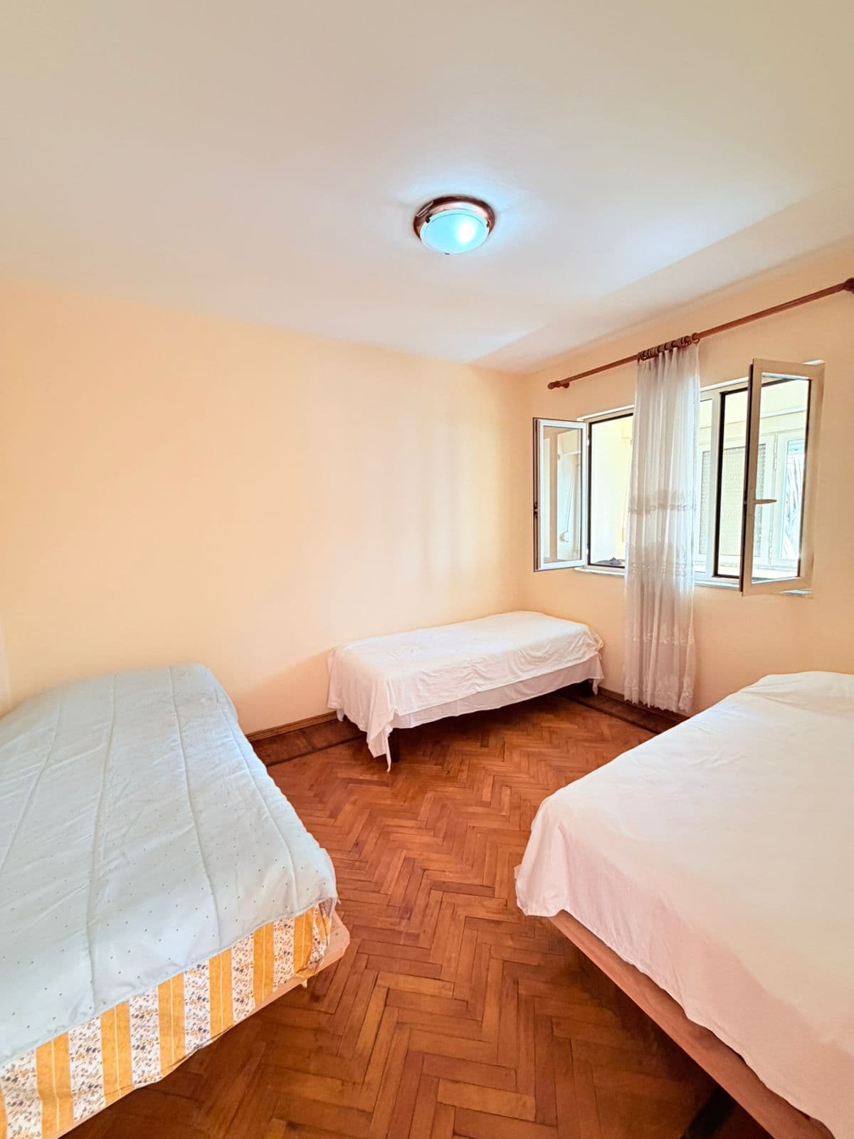 JEPET ME QERA APARTAMENT 2+1 PRANE HOTEL ARVI VOLLGA, DURRES 4