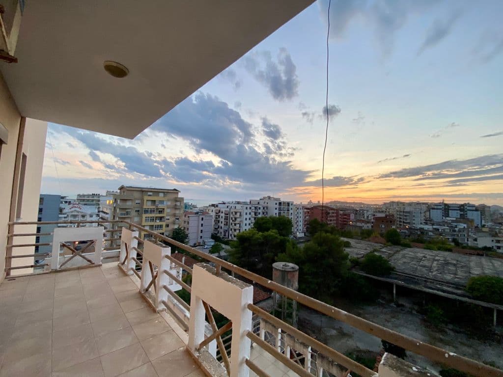 SHITET APARTAMENT 1+1 PRANE HOTEL EMPIRE, PLAZH, DURRES.