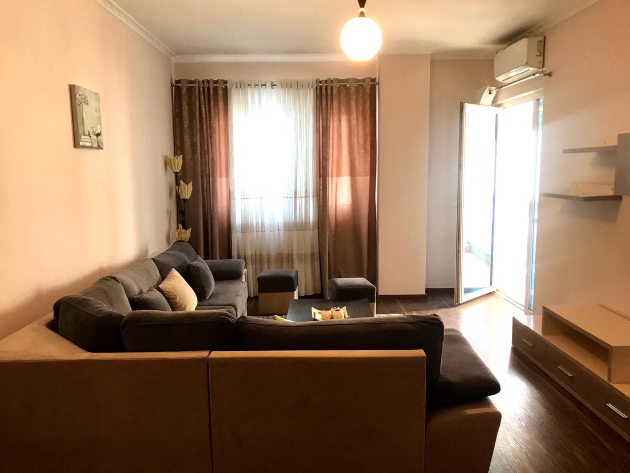 SHITET APARTAMENTI 1+1 PRANE RESTORANT DELUX, PLAZH, DURRES. 2
