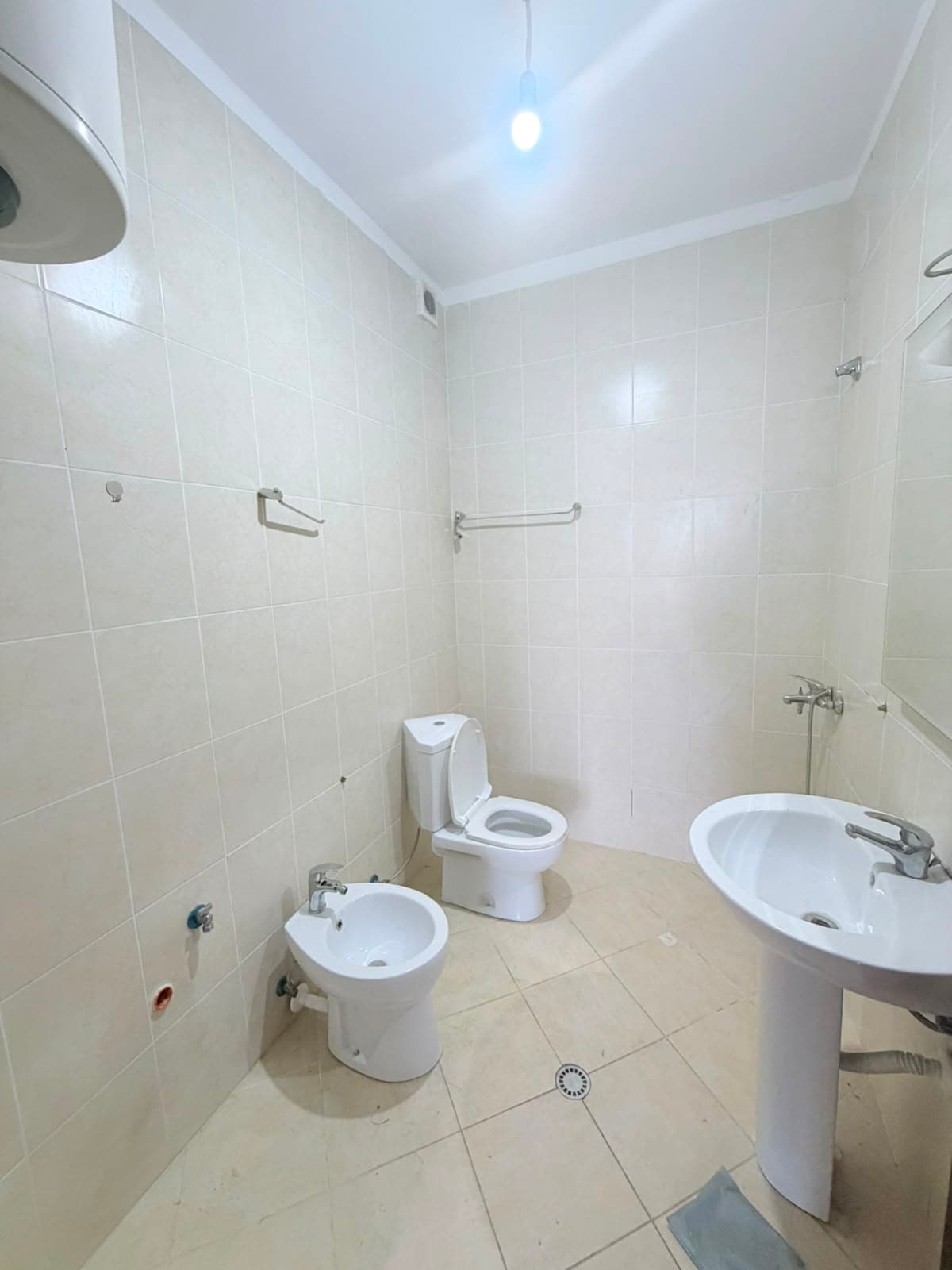 JEPET ME QERA APARTAMENT 2+1+2 SPITALI RAJONAL,DURRES 3