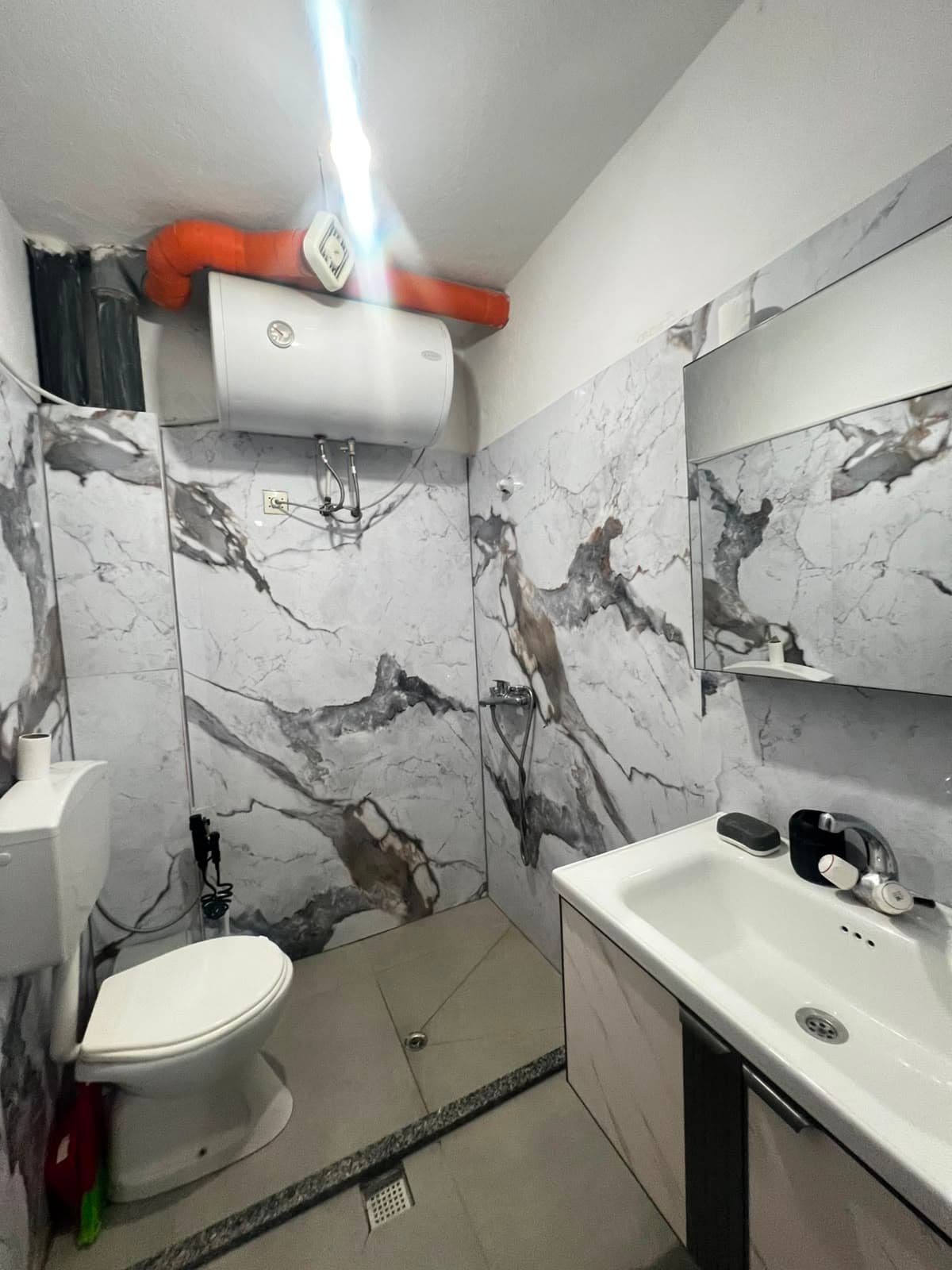 JEPET ME QERA APARTAMENT 2+1 NE ZONEN E FRIGORIFERIT, PLAZH, DURRES 2