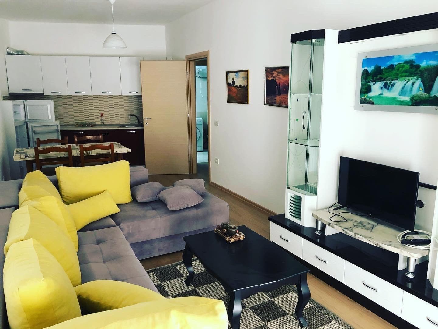 JEPET ME QERA APARTAMENT 1+1 TE VALUTA,DURRES!