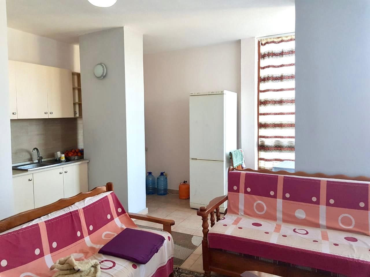 SHITET APARTAMENT 1+1 ,MBRAPA SHKOLLES BAJRAM CURRI, PLAZH, DURRES. 4