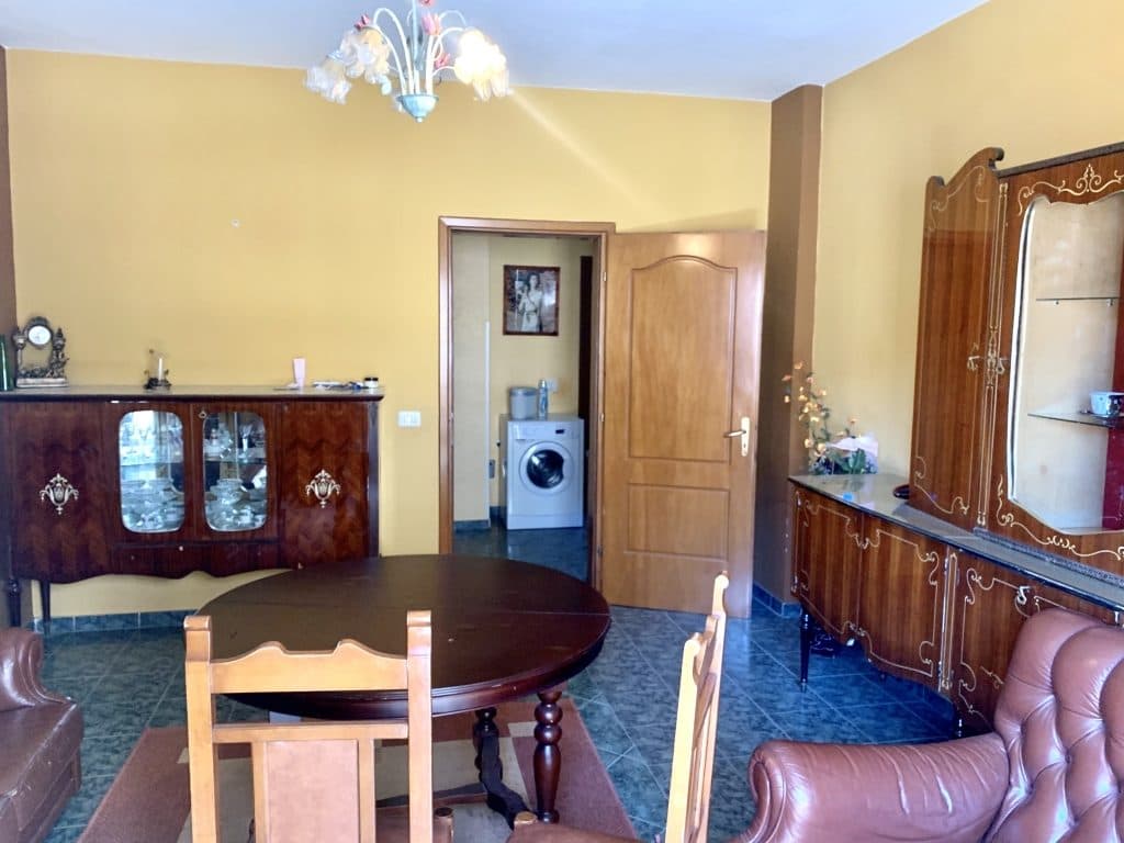 JEPET ME QERA APARTAMENT 2+1 ISHRAJONI,DURRES!
