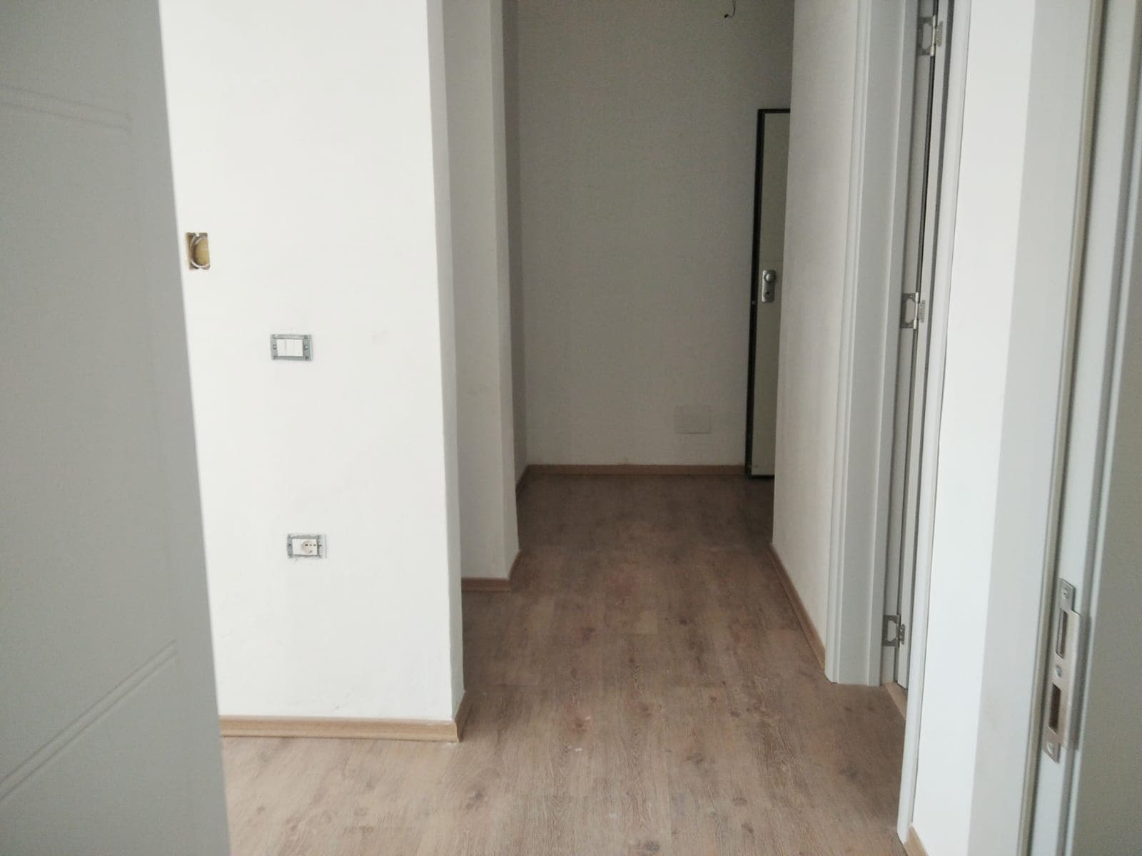 SHITEN 2 APARTAMENTE 1+1 PRANE SHKOLLES ITALIANE,VOLLGA, DURRES. 4