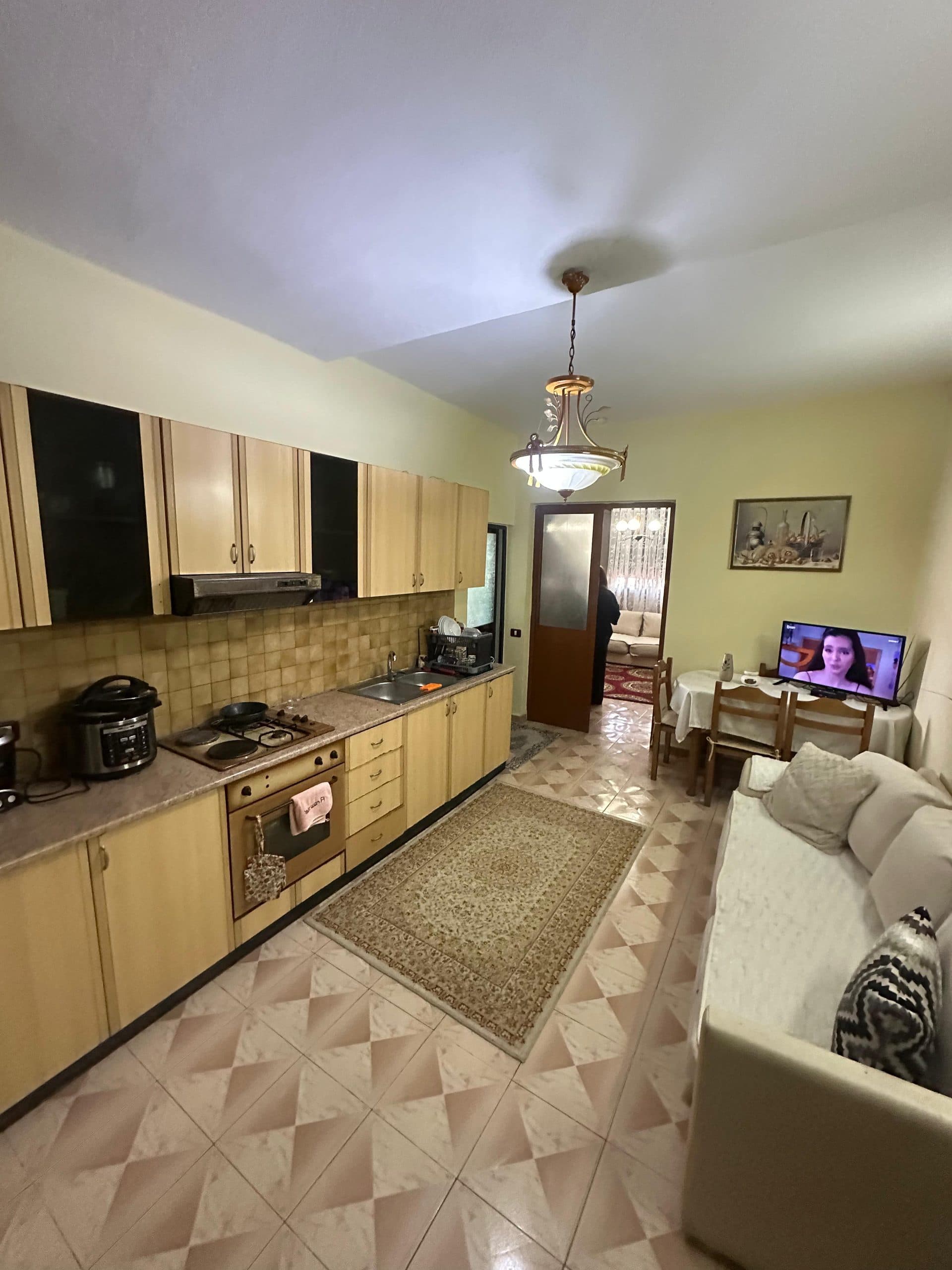 JEPET ME QERA APARTAMENT 1+1, PRANE SHKOLLES 2 GJELAT, DURRES. 3