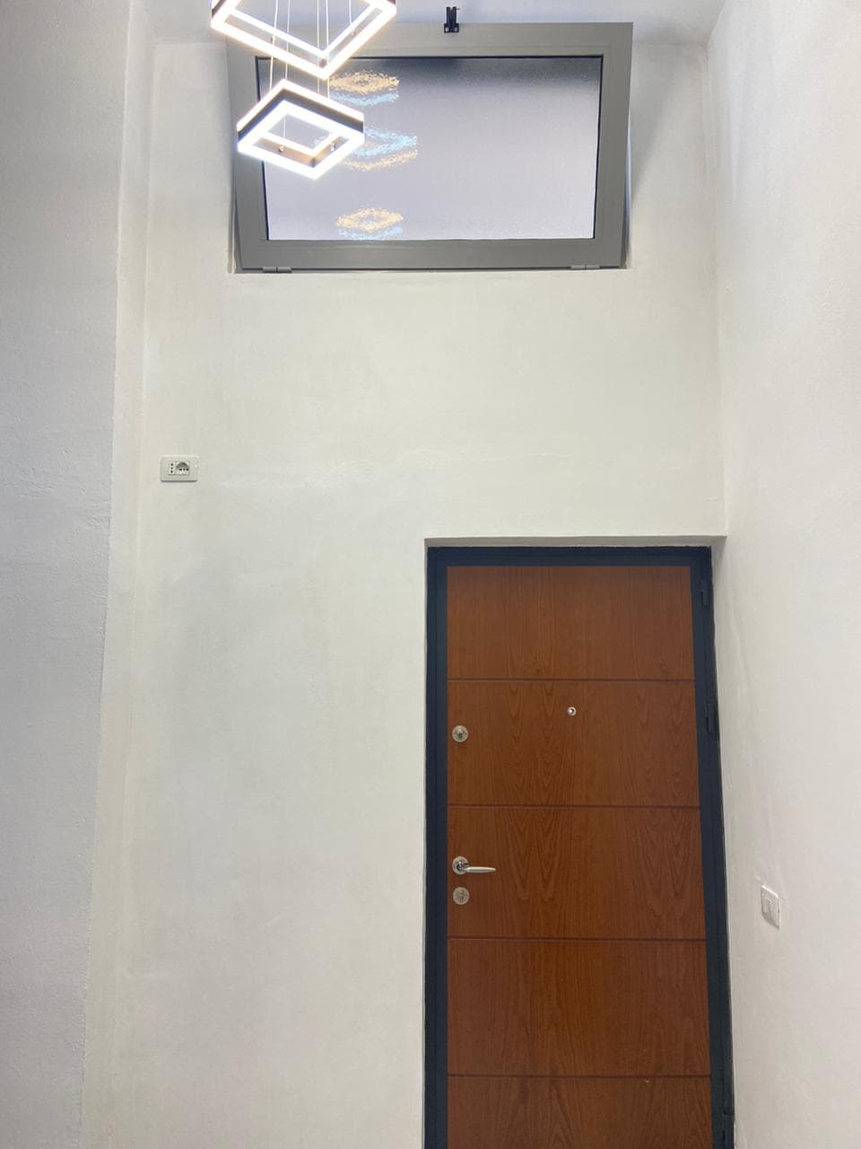 JEPET ME QERA GARSONIERE DUPLEX VIJE E PARE , PRANE HOTEL AMARA, DURRES 2