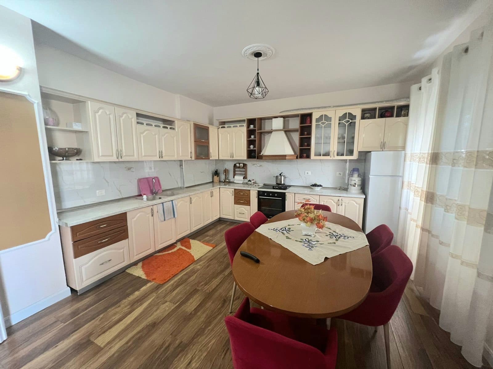 SHITET APARTAMENT 2+1 PRANE FLAGSHIP ,DURRES.