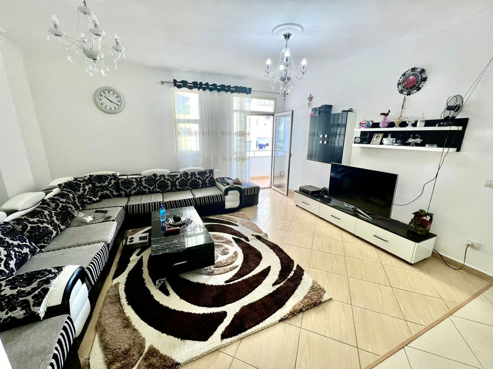 SHITET APARTAMENT 2+1 LAGJA 16 PRANE KAZAZIT,DURRES