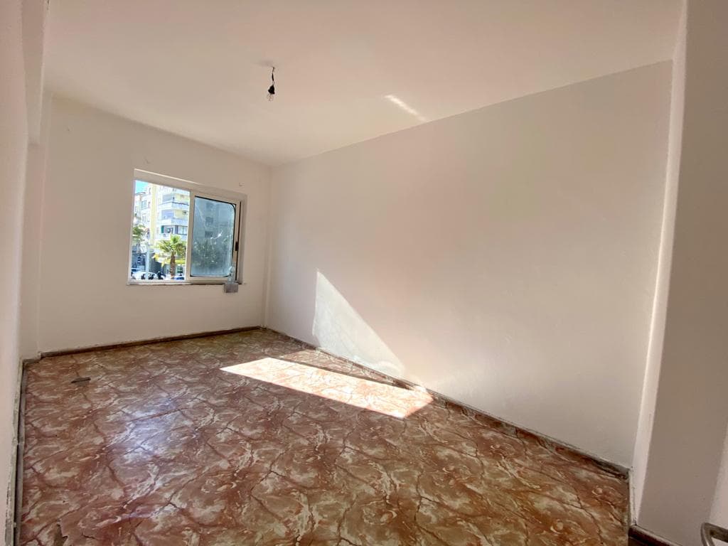 SHITET APARTAMENT 2+1 PRANE STACIONIT TE TRENIT, QENDER, DURRES. 3