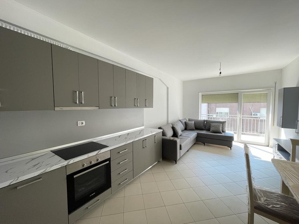 JEPET ME QERA APARTAMENT 2+1 ME PAMJE DETI PRANE URES SE DAJLANIT PLAZH,DURRES.