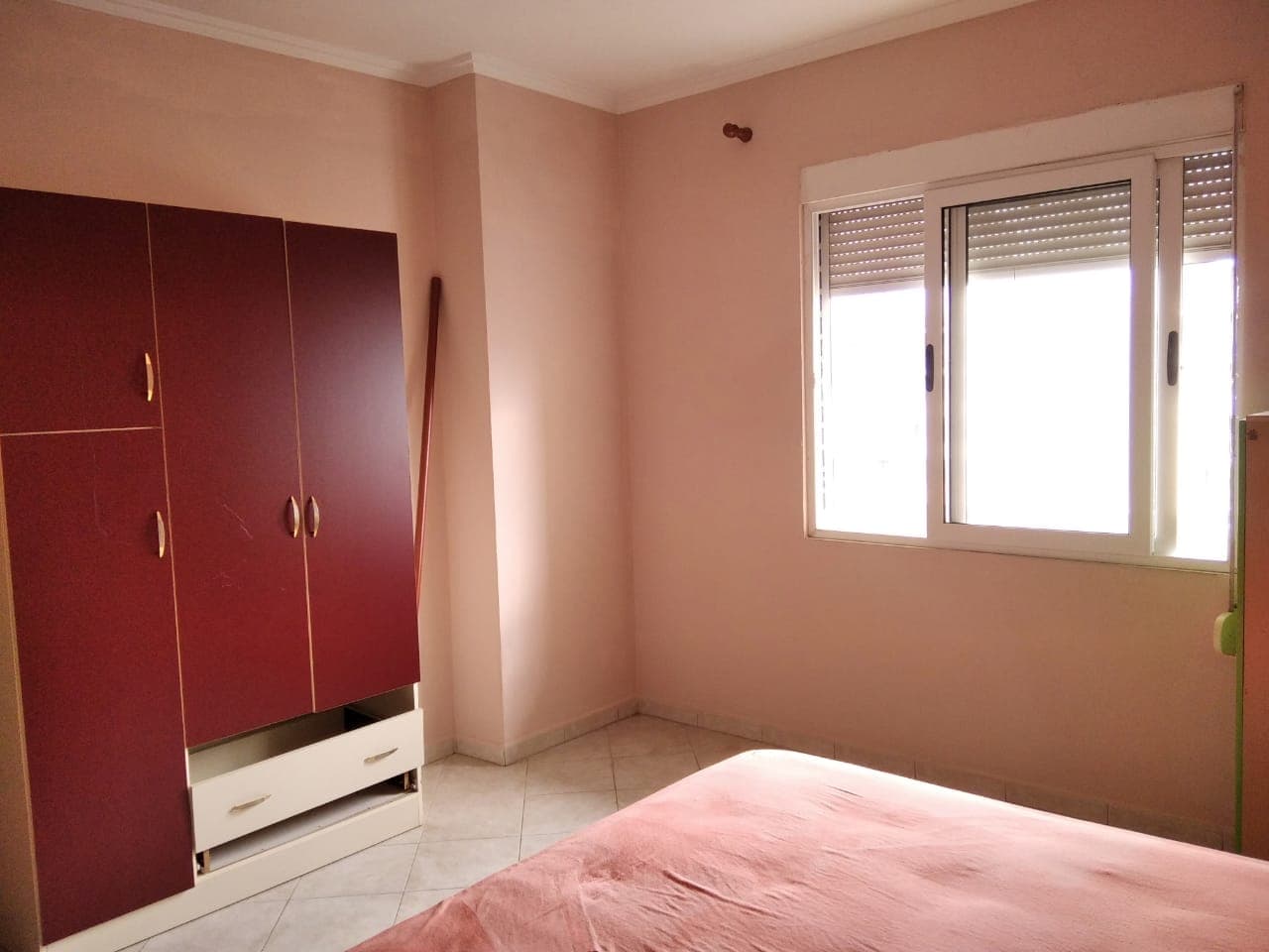 SHITET APARTAMENT 1+1 PRANE ISH URT , DURRES . 4