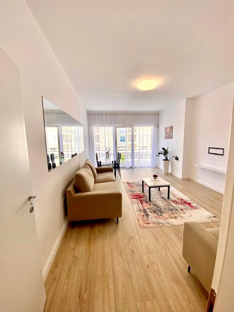 SHITET APARTAMENT 1+1 ME PAMJE NGA DETI, PRANE VILA KORAL, PLAZH, DURRES. 2