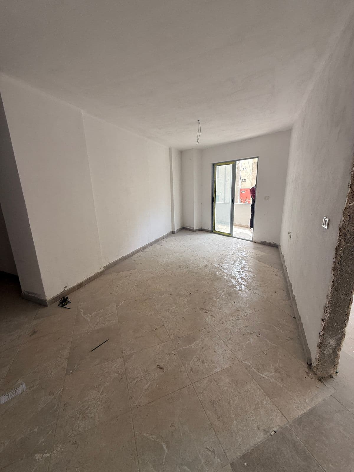 SHITET APARTAMENT 2+1, UJESJELLSI, DURRES.