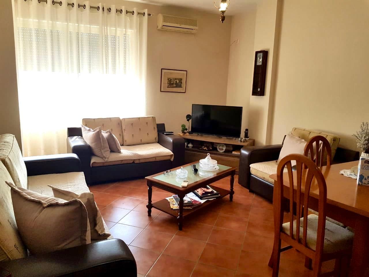 JEPET ME QERA APARTAMENT 1+1, PRANE QENDRES TREGTARE FLAGSHIP, DURRES.