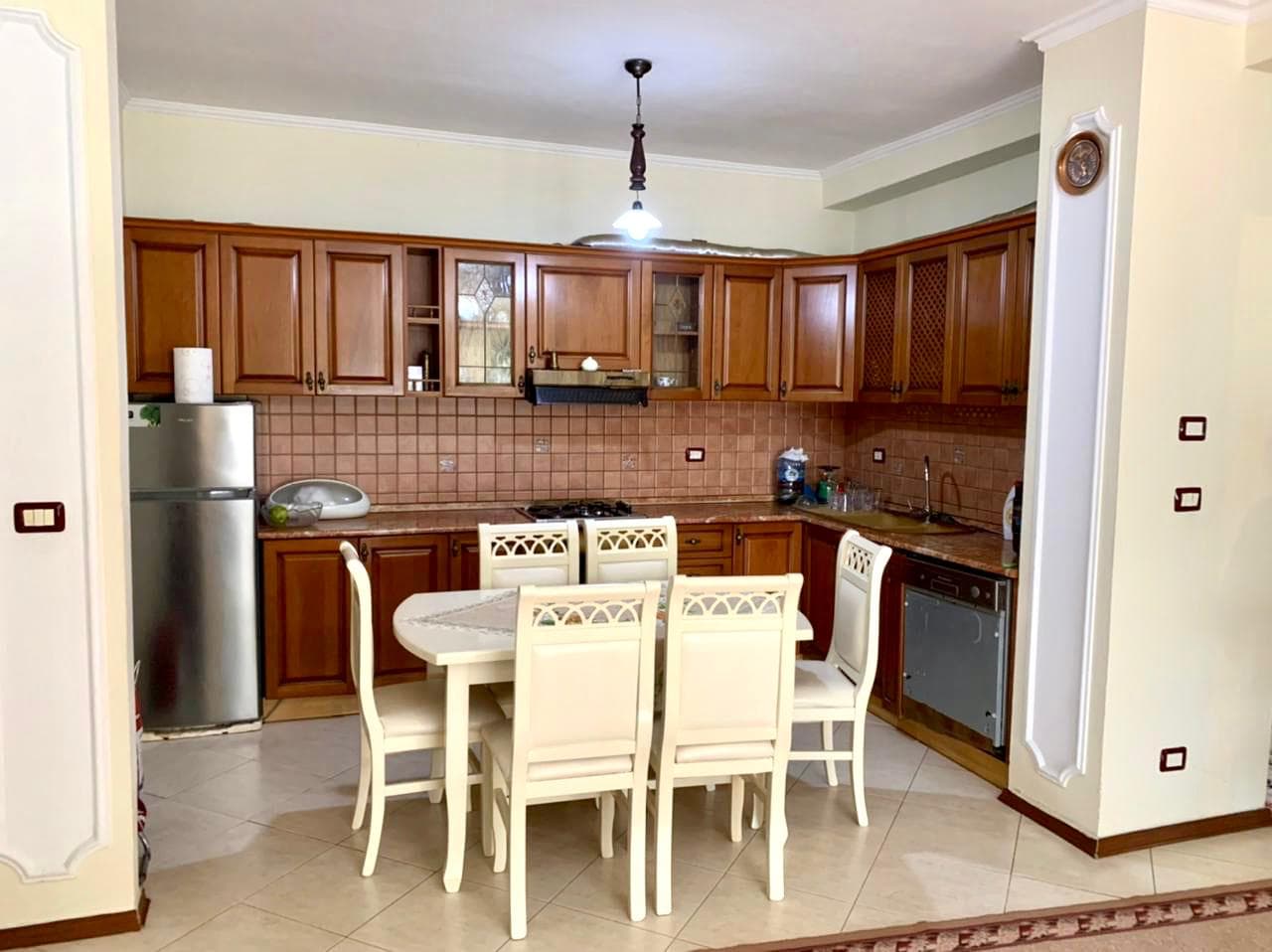 SHITET APARTAMENT 3+1 , PRANE HOTEL ARVI, VOLLGA, DURRES. 2