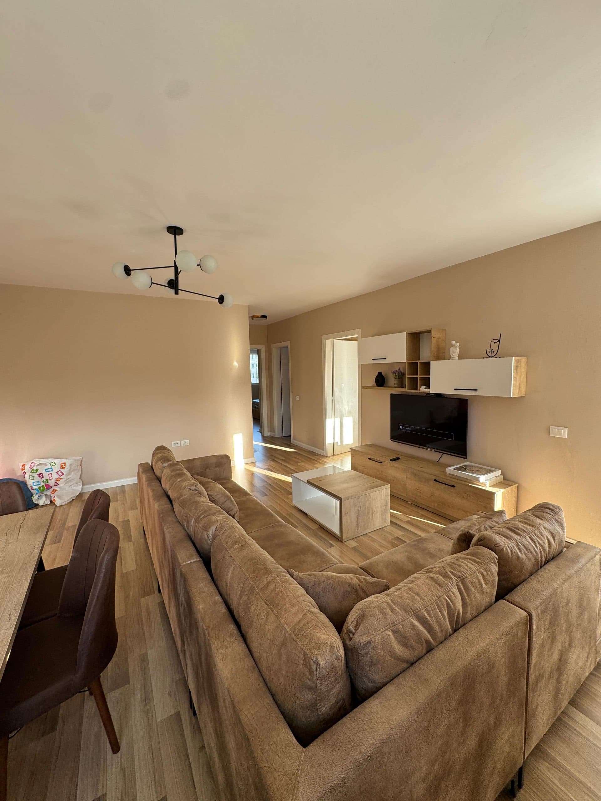 JEPET ME QERA APARTAMENTI 2+1 SPITALI , DURRES.