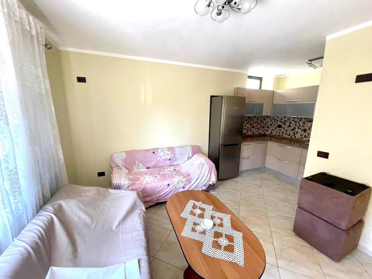 SHITET APARTAMENT 2+1 PRANE SHKOLLES NAIM FRASHERI, DURRES. 2