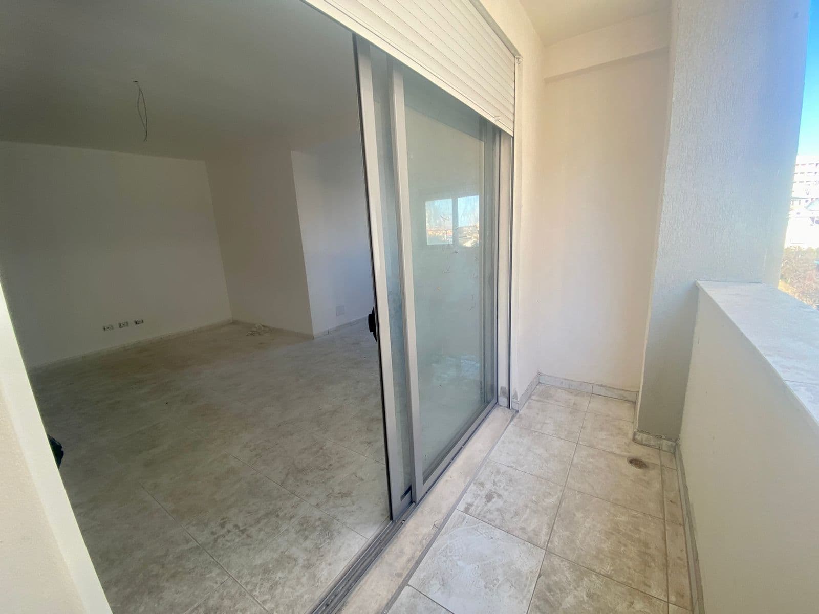 SHITET APARTAMENT 1+1 PRANE HOTEL ANTALYA PLAZH, DURRES. 2