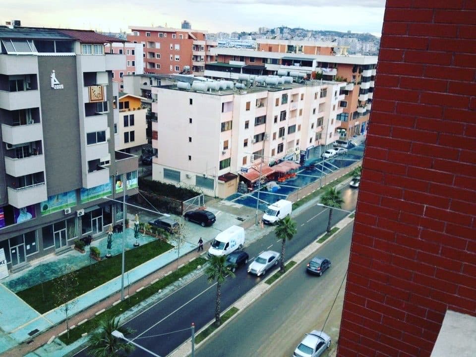 JEPET ME QERA APARTAMENT 2+1 STACIONI 1 PLAZH,DURRES! 2