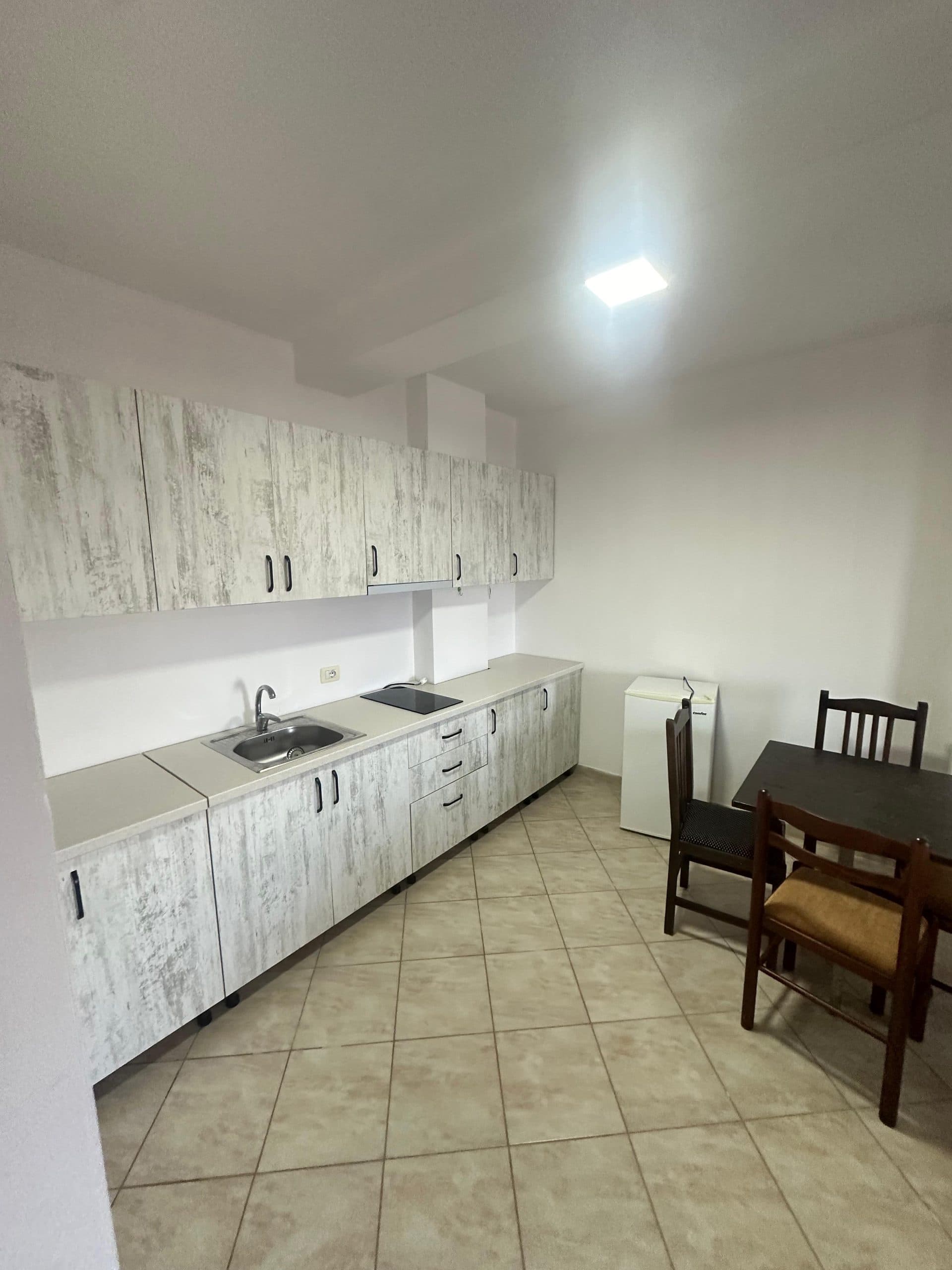 JEPET APARTAMENT ME QERA 1+1 MBRAPA GALAKTIKUT, DURRES. 2