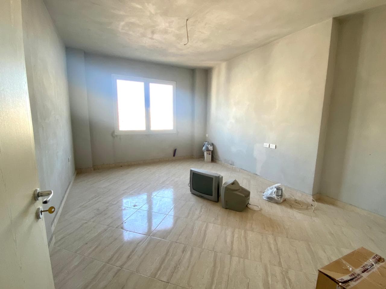 SHITET APARTAMENT 1+1 PRANE STACIONIT TE TRENIT ,DURRES. 3
