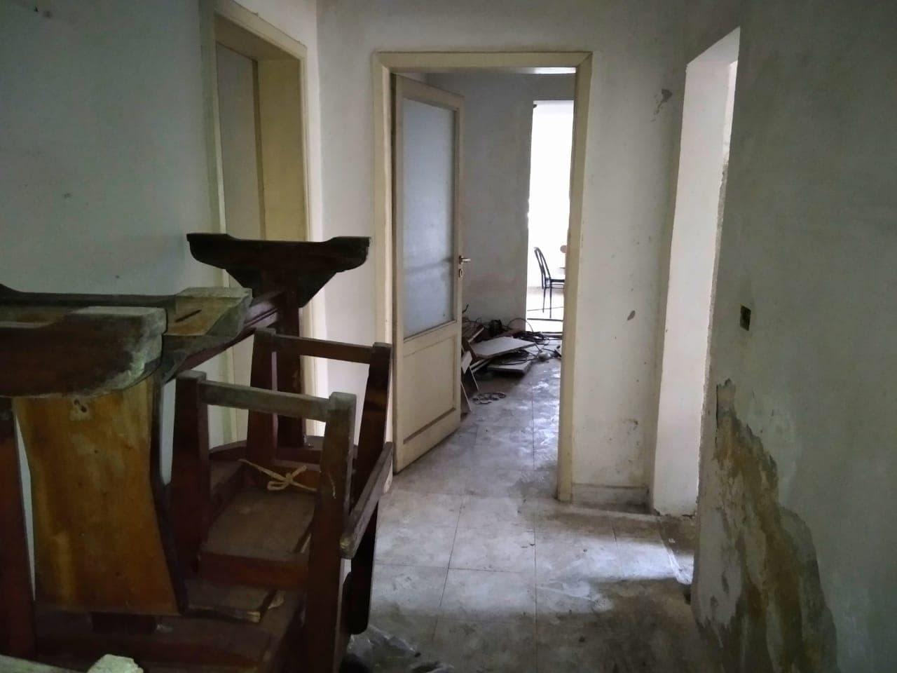 SHITET APARTAMENT 3+1 + AMBIENT BIZNESI , PRANE TREGUT TE MADH INDUSTRIAL , DURRES . 4