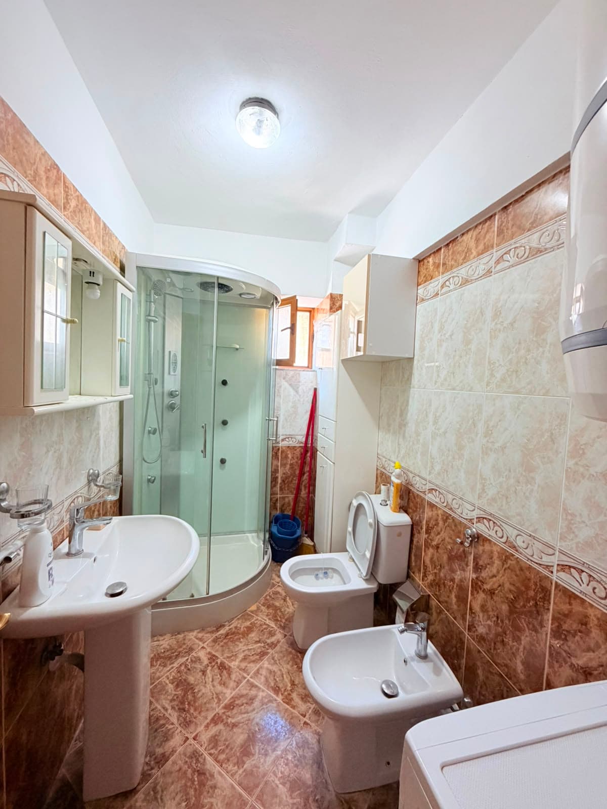 JEPET ME QERA APARTAMENT 2+1 PRANE SPITALIT, DURRES 3